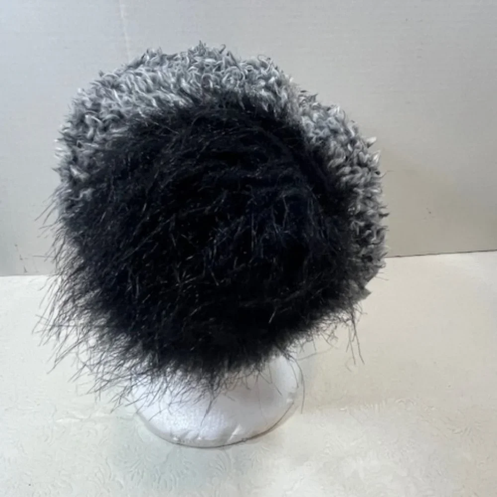 Aeropostale Black White Winter Beanie Hat Black Pom Pom Cotton Lining S/M